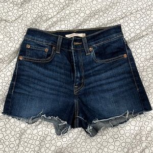 LEVI high rise denim shorts size 24